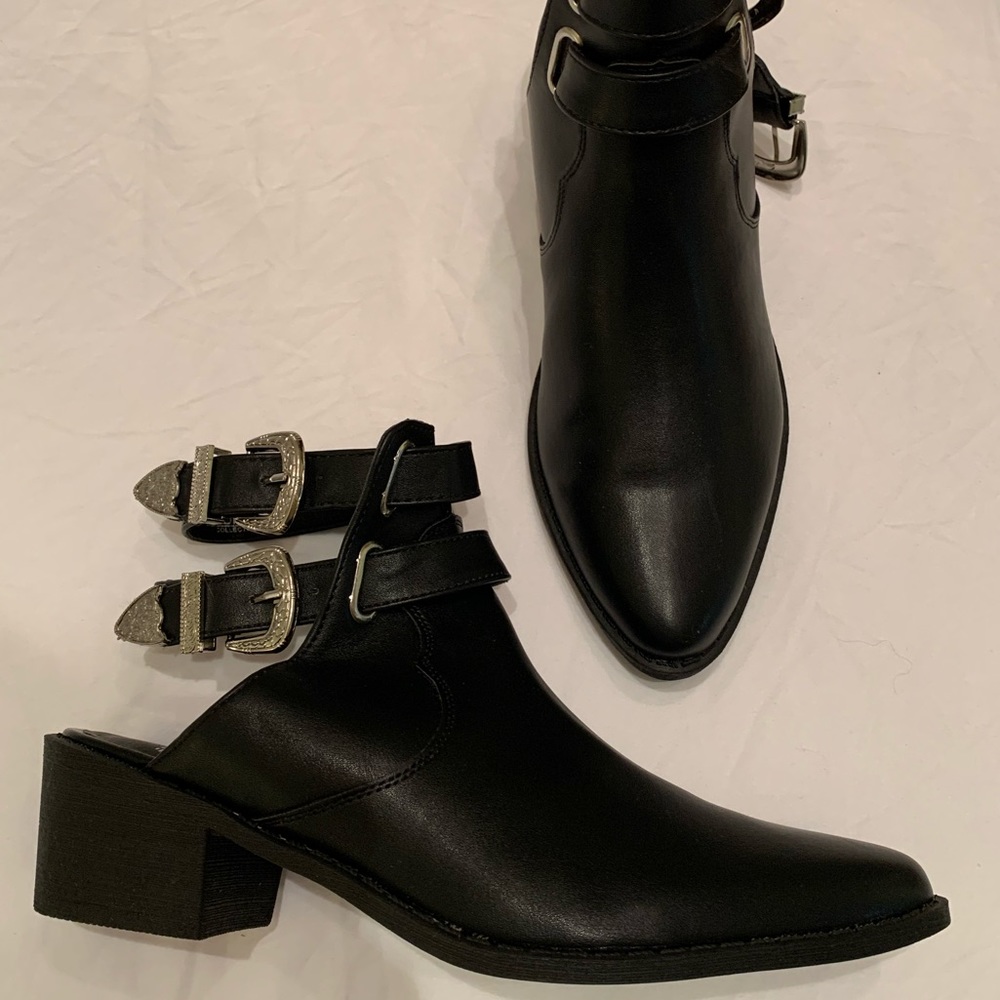 Slides with Cowboy Inspired Back Belts